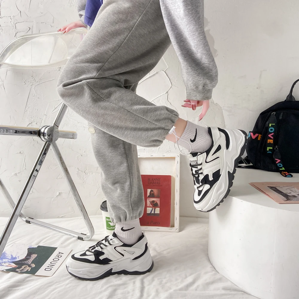 Leather autumn and winter daddy shoes women plus velvet explosive 2023 new omni-match ins tide thick sole sports casual shoes