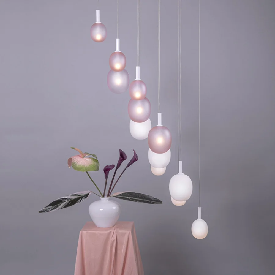 

Современный подвесной светодиодный светильник, стеклянный абажур, подвесная люстра для гостиной, барный стол, розовые, белые, черные декора...