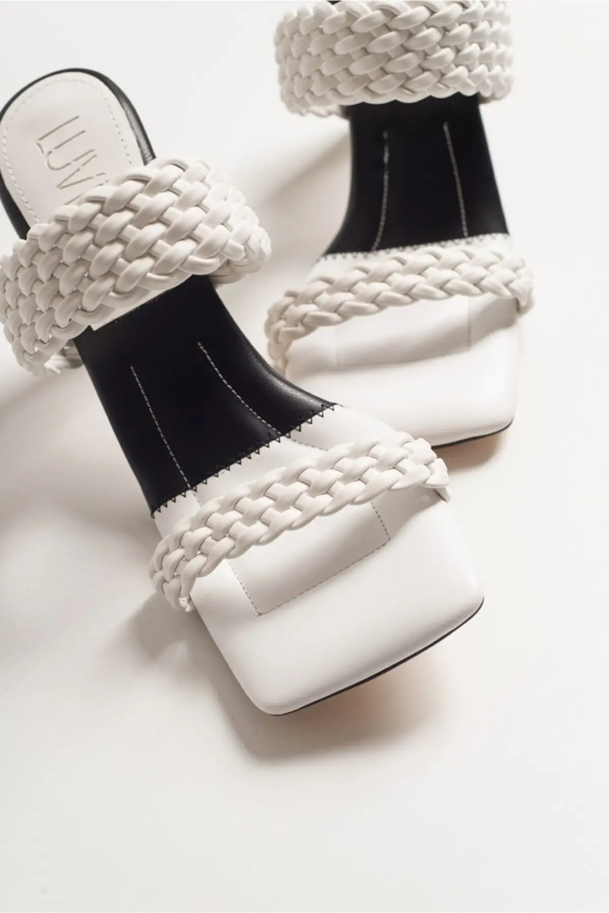 

Women's Slippers
