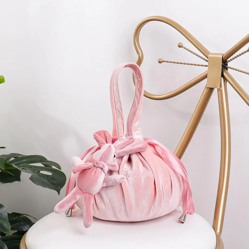 

Косметичка с куклой-кроликом и вышитыми буквами