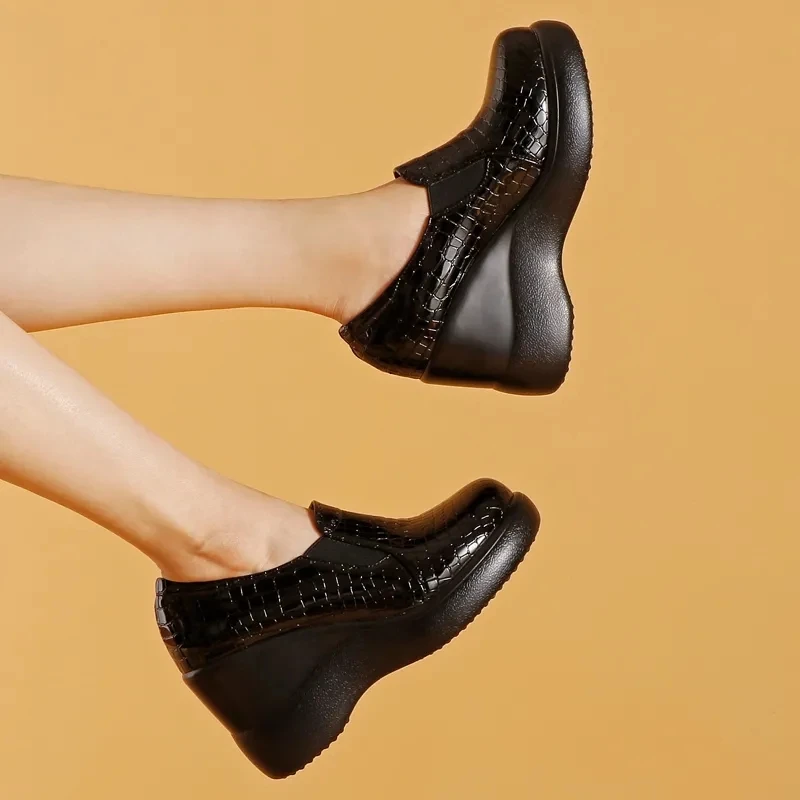 Мокасины на танкетке спортивная обувь толстой подошве новые весенние женские