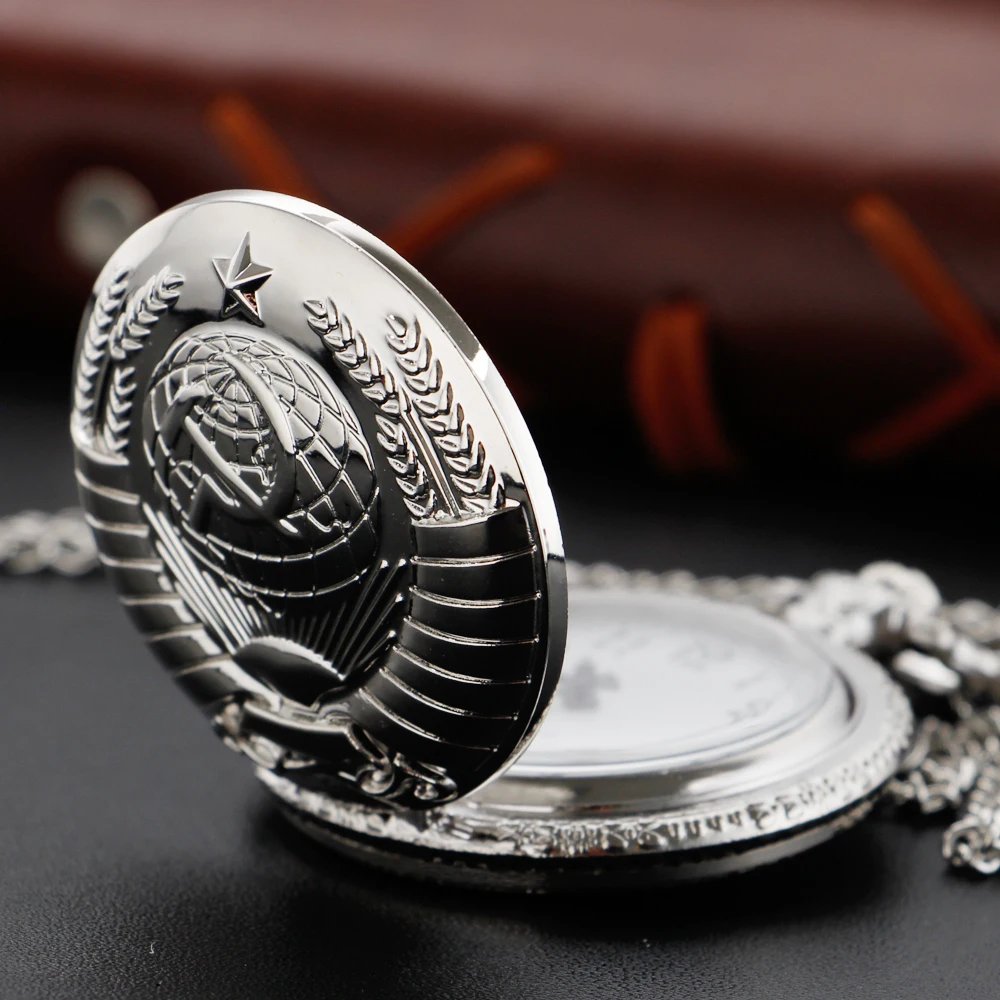 Рисунок 2 - Часы наручные в стиле ретро с эмблемой СССР