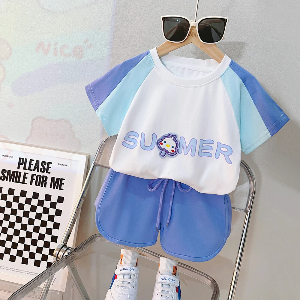 

Комплекты мягкой летней одежды для мальчиков и девочек 2023, милые стильные модные детские костюмы для 1 -5 лет, хлопковый материал, Детский кос...