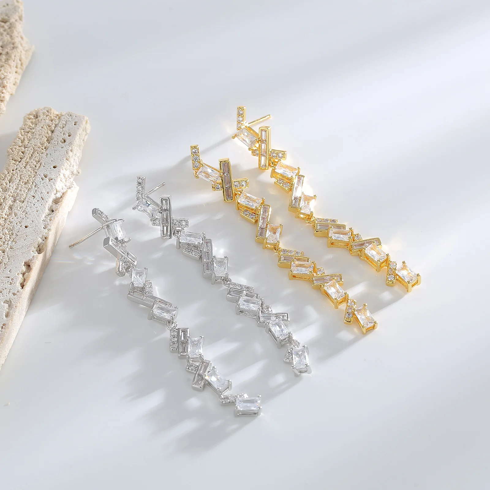 

Fashionable Zircon Tassel Temperament Light Luxury Earrings