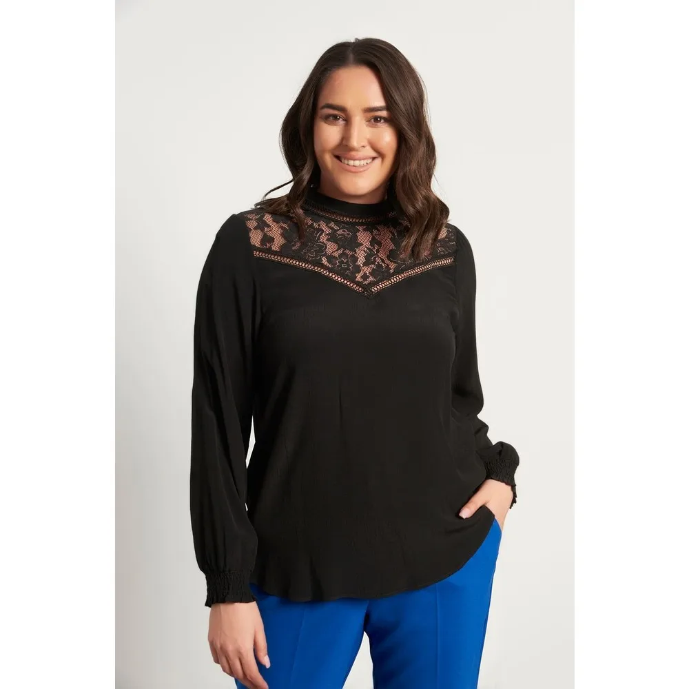 

Кружевная деталь Dorlie Bluz