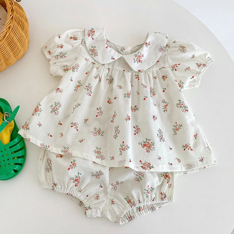 

Костюм для маленьких девочек, топ с коротким рукавом и шорты, летний комплект из 2 предметов, одежда для малышей