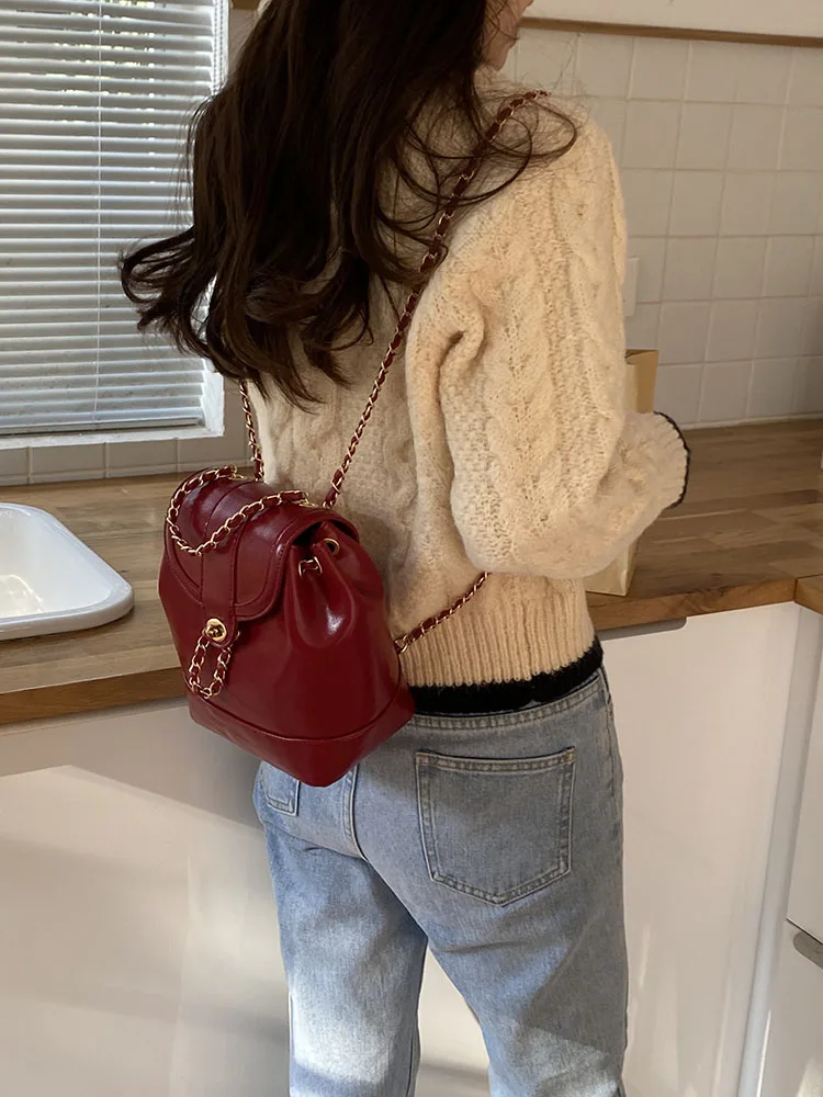 Korean Backpack Women Fashion Oil Wax Leather Mini Chain Backpack Student Shoulder Bag Travel Backpack Mochilas Para Mujer