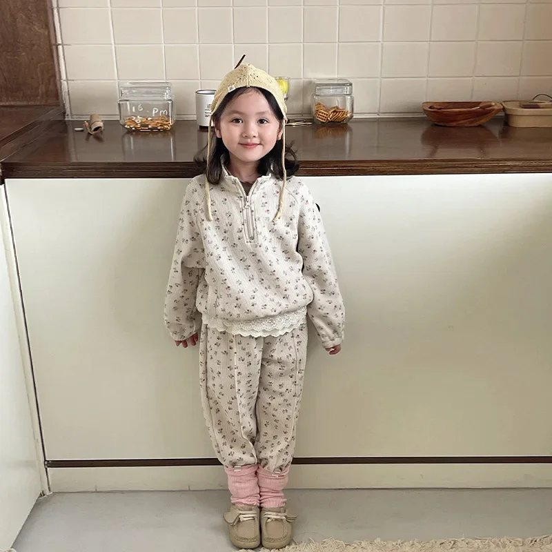 Комплект детской одежды осень 2024 новинка для мальчиков и девочек корейский