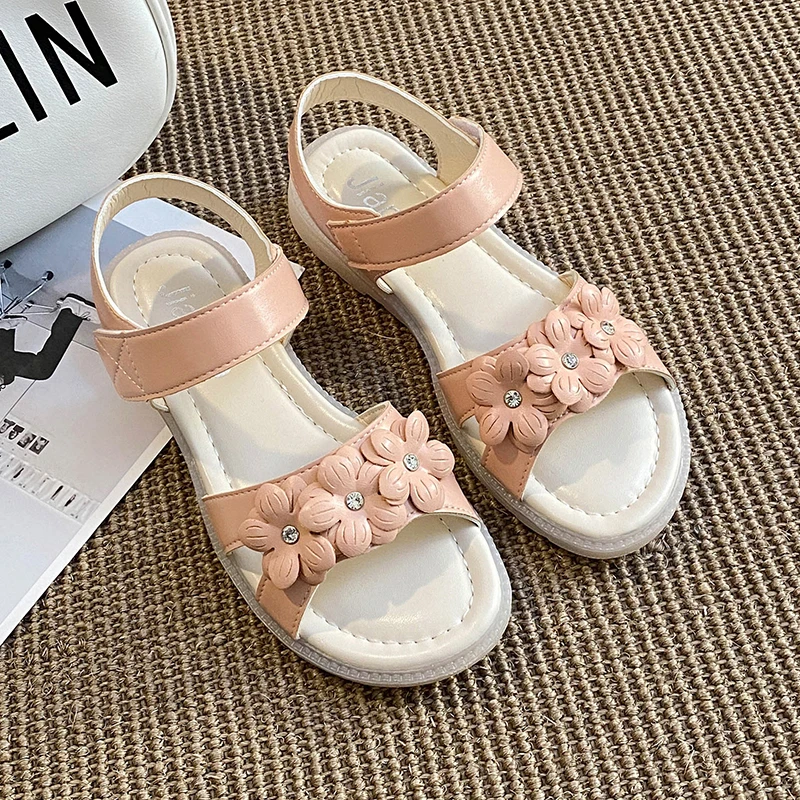 

Плоские сандалии женские 2023 летняя новая Корейская версия удобная обувь с мягкой нескользящей подошвой в римском стиле
