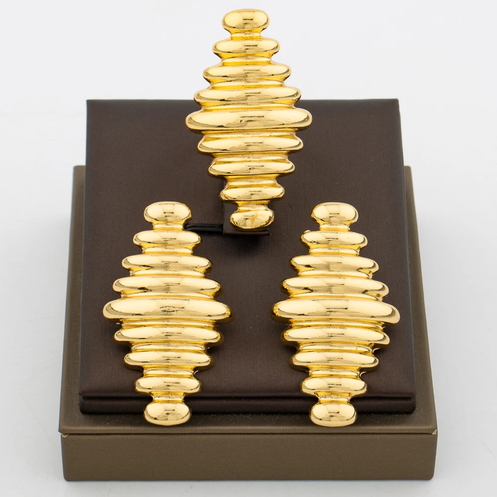 

African Dubai Jewelry Set Women Elegant Earrings and Ring Unusual Design Clip Earrings and Finger Ring For Engagement Gifts