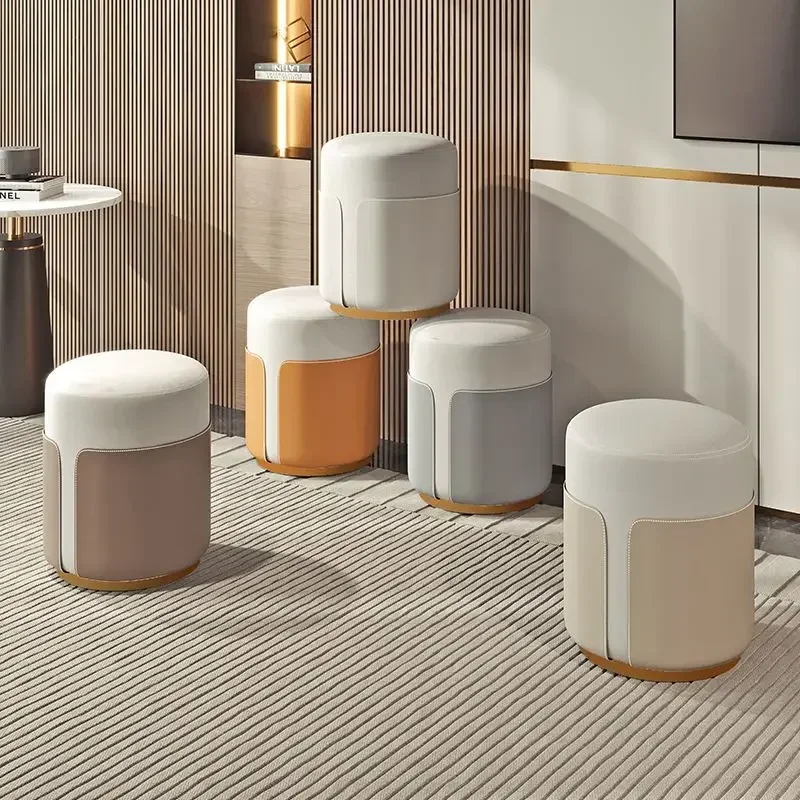 Кожаный пуфик