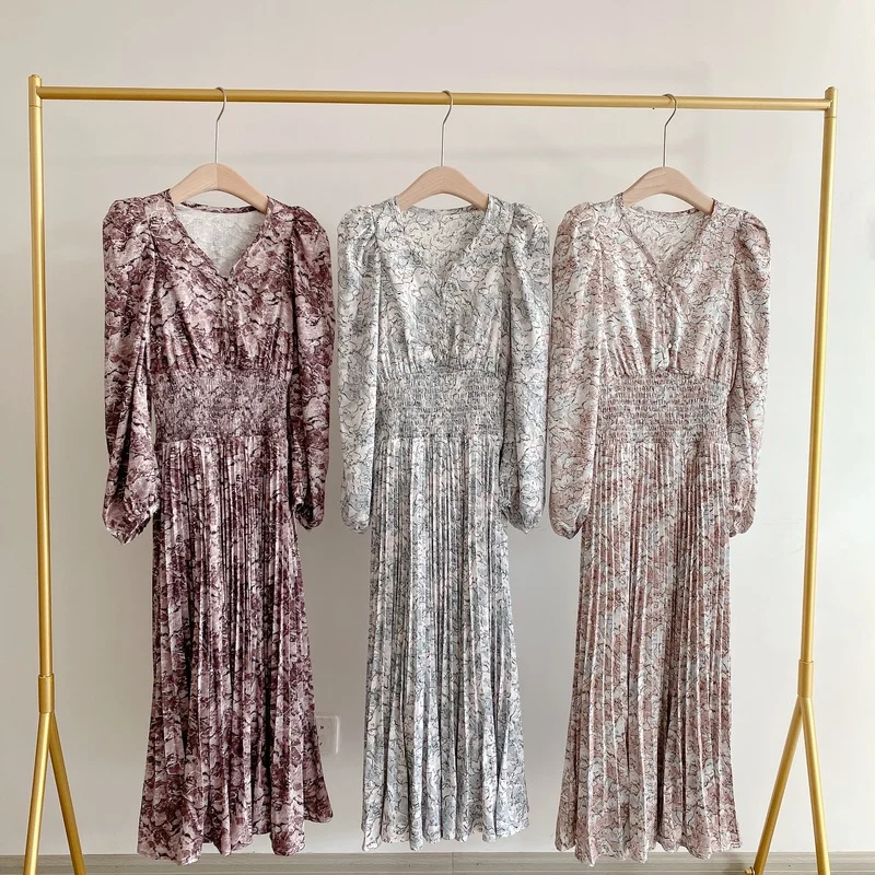 

Женское Плиссированное Платье с V-образным вырезом и длинным рукавом