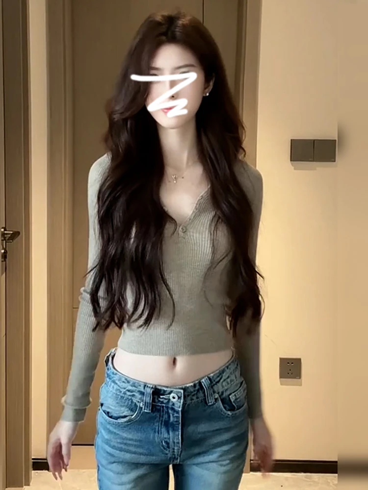 Уникальный красивый облегающий вязаный топ с v-образным вырезом и длинными