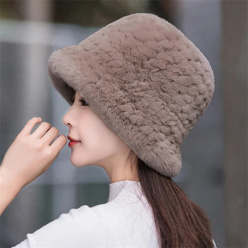 Женская вязаная шапка из кроличьего меха