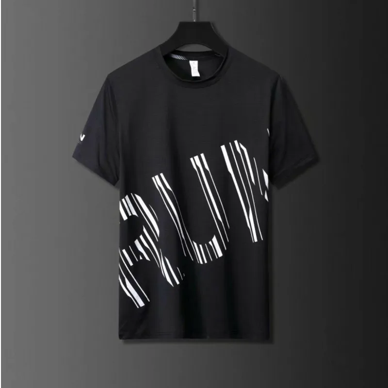 

Новые мужские футболки