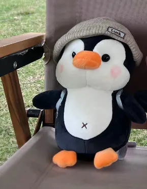 Мягкая игрушка Пингвин в шапке