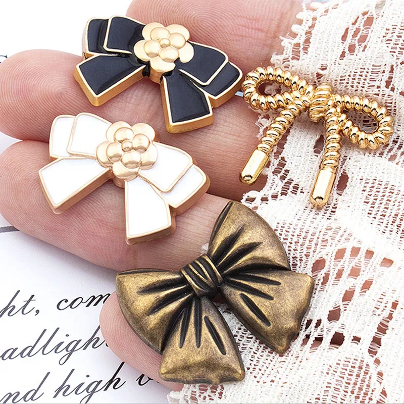 

Retro S/M/L Bowknot Metal Shank Button DIY Sewing Accessories Flower Carved Decorative Buckle Coat Sweater Elegant
