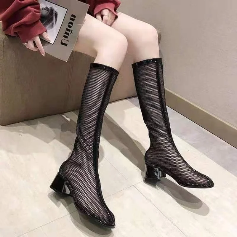 

Женские ажурные сапоги, сапоги с острым носком, женские универсальные сапоги на массивном каблуке, сапоги до колена на высоком каблуке, Нови...