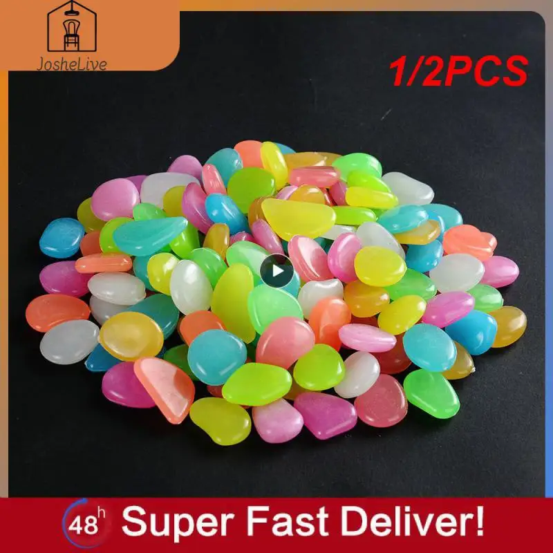

1/2PCS Glow in the Dark Garden Pebbles For Sidewalk Garden Terrace Lawn Garden Patio Fishtank Aquarium Decoration Glow Stone