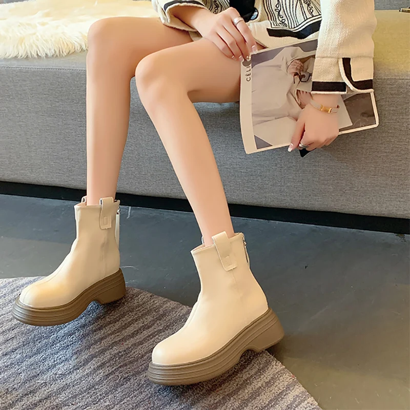 

Женские резиновые ботинки на плоской подошве, роскошные дизайнерские ботинки на молнии, женские ботильоны с круглым носком для дождливой п...