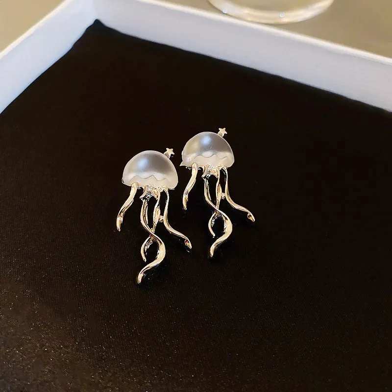 Trend Design Floating Jellyfish Matte Crystal Earrings 2023 Korean Creativity Personality Female Acaleph Stud Earrings Jewelry