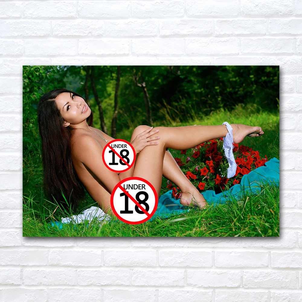 Картина на холсте с изображением девушки-Брюнетки Картина на холсте с изображением девушки-Брюнетки