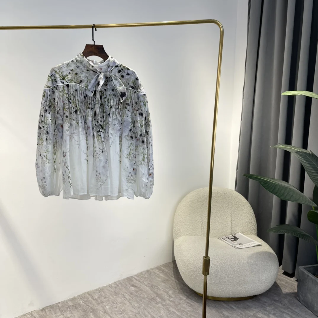 

Easy Matching 2022 New Spring Top Quality Linen Botanical Flowers Ink Painting Print Bow Neck Back Zipper Pleat Lady Blouse