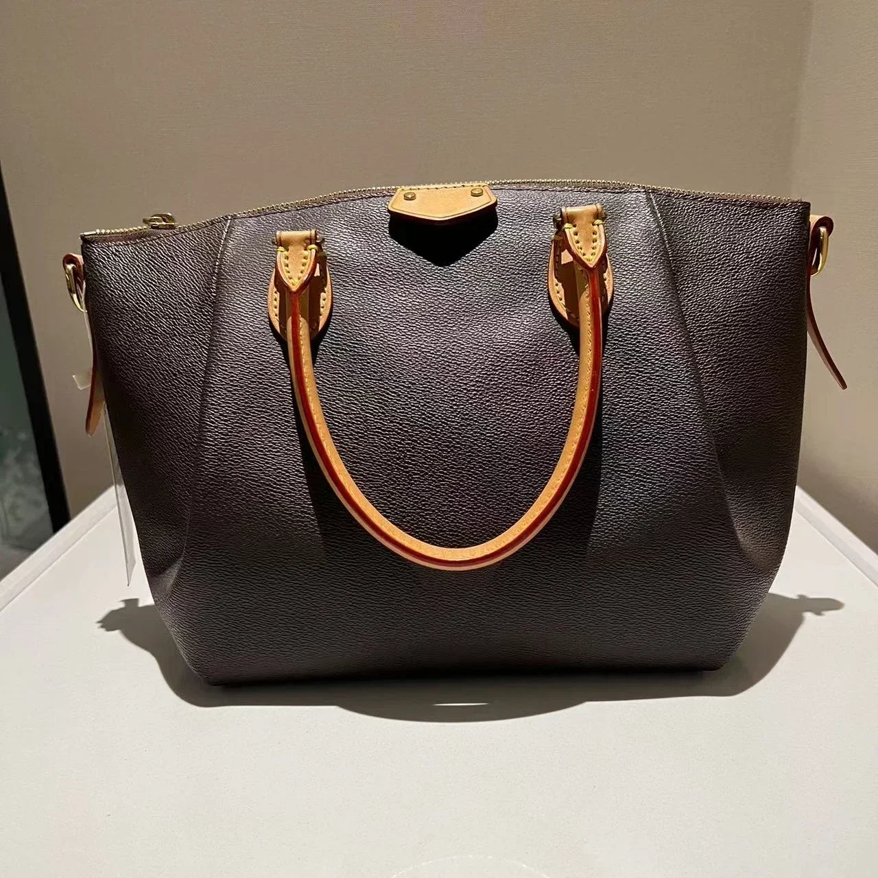 

2023 Black Shoulder Bag Women's Fashion MISANGE KOURA Brand Handbag High Quality Messenger Bag Chain Bag Black Bucket Bag 20