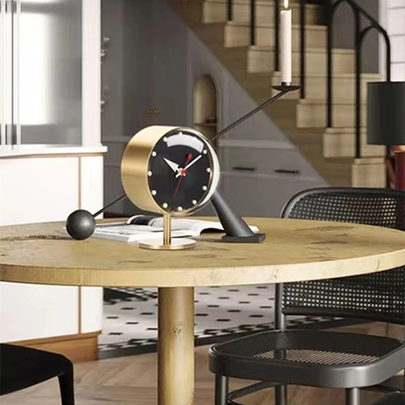 Креативные роскошные латунные настольные часы в стиле ретро Современное