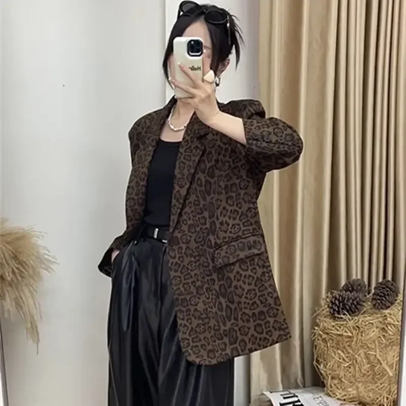 Корейская осенняя теплая бархатная куртка трендовые пальто 2025 года для женщин