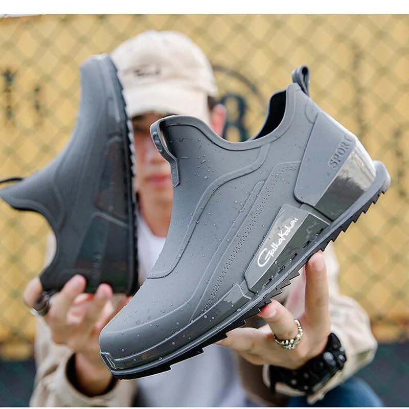 2022 New Brand Rain Boots Men's Short Tube Outdoor Waterproof Shoes Fishing Rubber Shoes Non-slip Light Waterproof Overshoes
