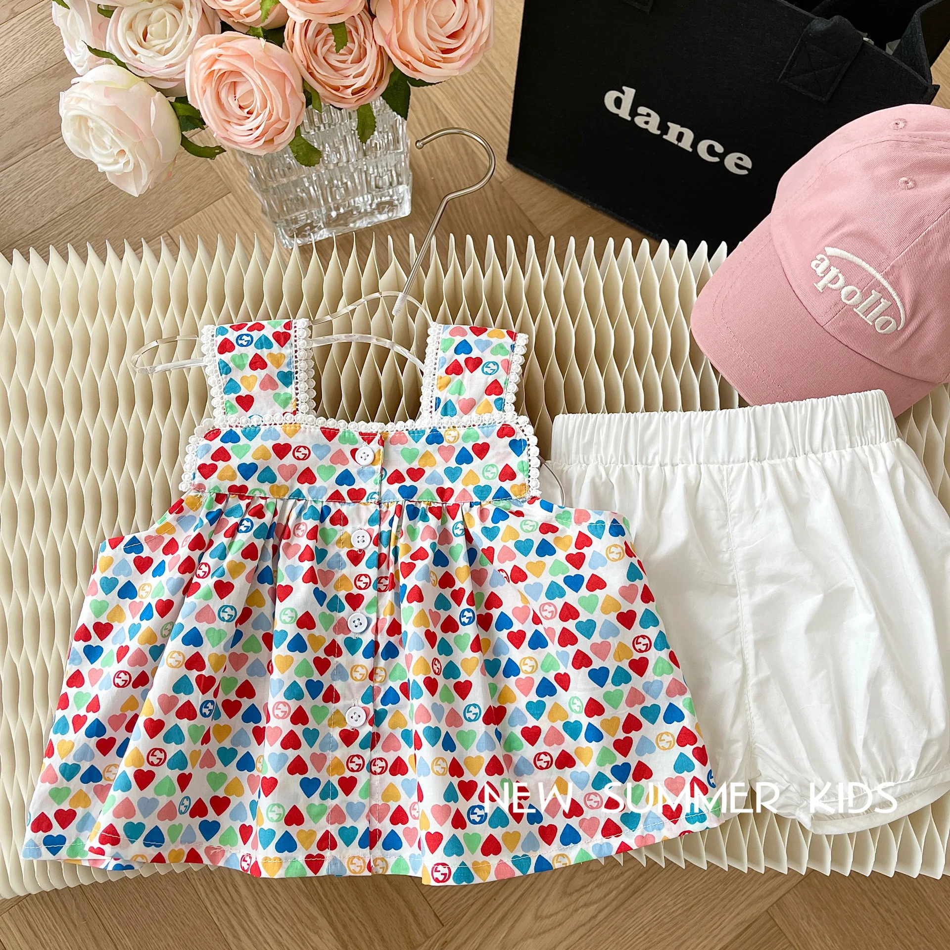 

Костюм женский летний из двух предметов, юбка без рукавов и шорты