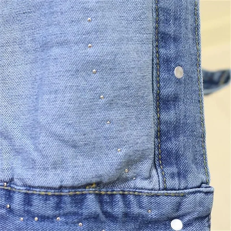 Женская джинсовая куртка с вышивкой трехмерная цветочным рисунком украшенная