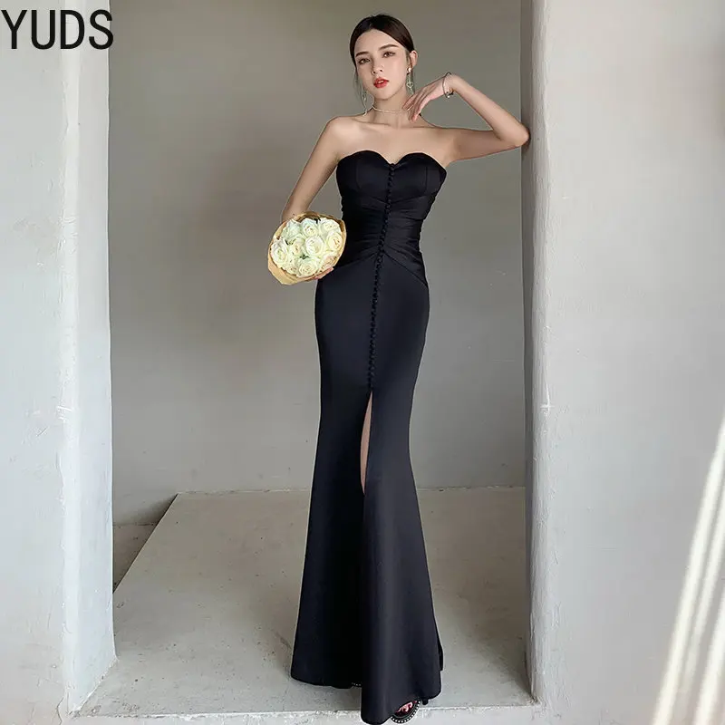 

Женское атласное длинное вечернее платье без бретелек