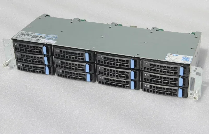 

Корпус для жестких дисков 12 отсеков SAS/SATA
