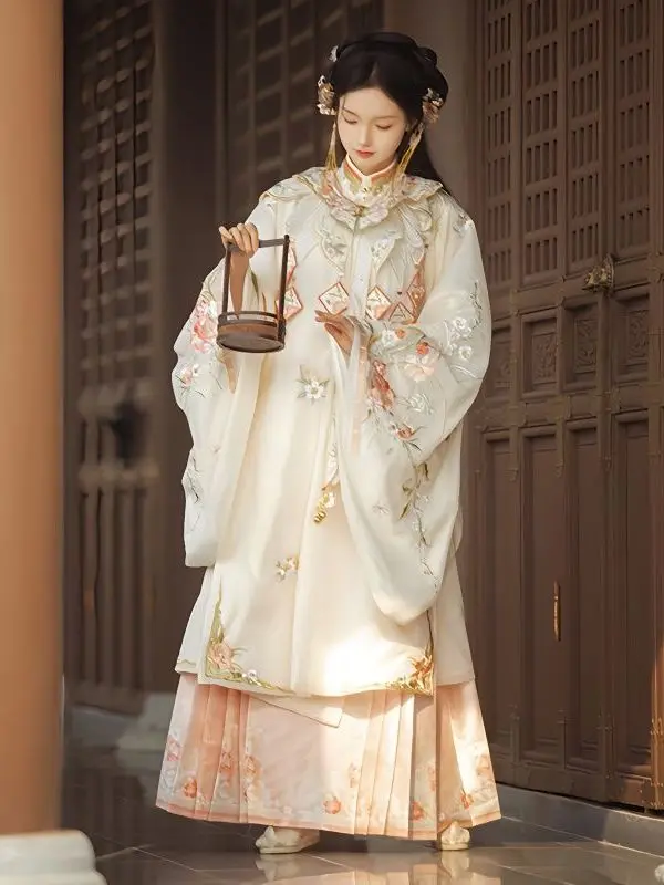 Новая женская юбка [Хуа Туан Су] Hanfu сделано в стиле мин с изображением лошади