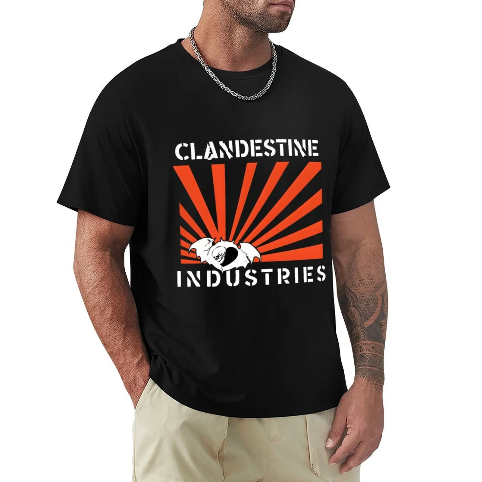 Фото Футболка Clandestine Industries (белый текст), заготовки для летней одежды, набор мужских футболок с рисунком №3
