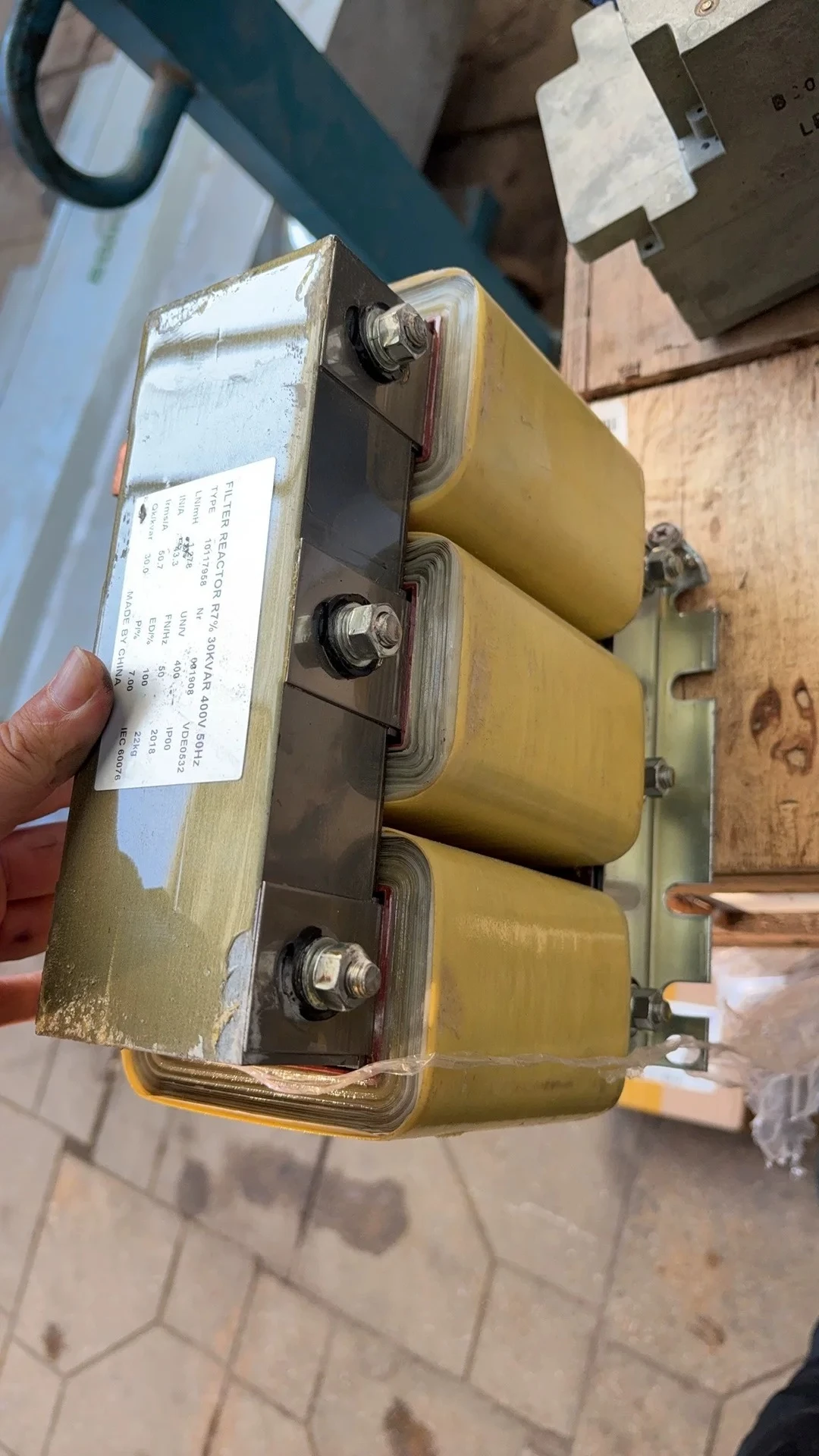 Фильтр R7% 30kVAR 400V 50HZ Оригинальный, новый, подлинный (art.: 3920da6297afb) - 3920da6297afb