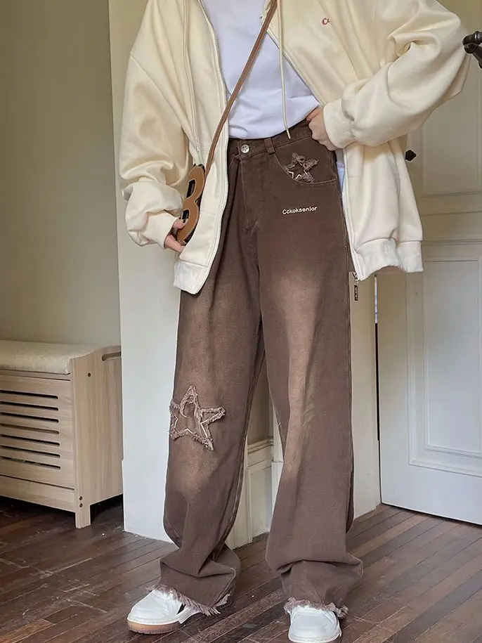 

Женские джинсы в стиле ретро, коричневые свободные повседневные широкие брюки в американском стиле Харадзюку с вышивкой и необработанными краями, модель y2k на осень, 2023