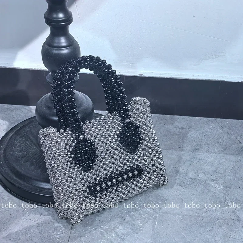 Женская тканая сумка с серебряной ручкой и бисером нишевая дизайнерская