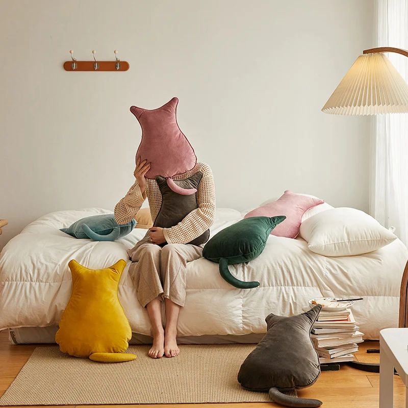 

Bubble Kiss Cute Cat Shape Throw Pillow for Sofa Velvet Soft Living Room Decor Back Cushion Home Travel Chair Tatami Cushion