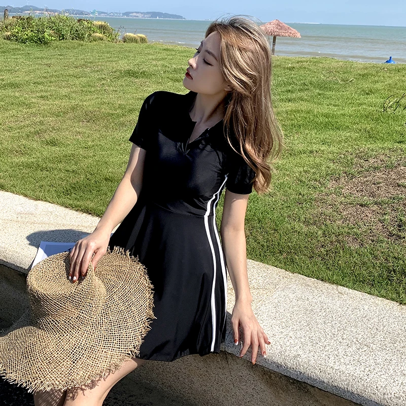 Спортивный консервативный купальник женский повседневный утягивающий живот