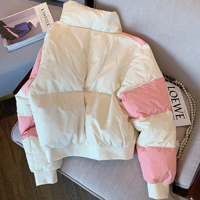 Женская зимняя короткая куртка на хлопковом наполнителе с круглым воротником