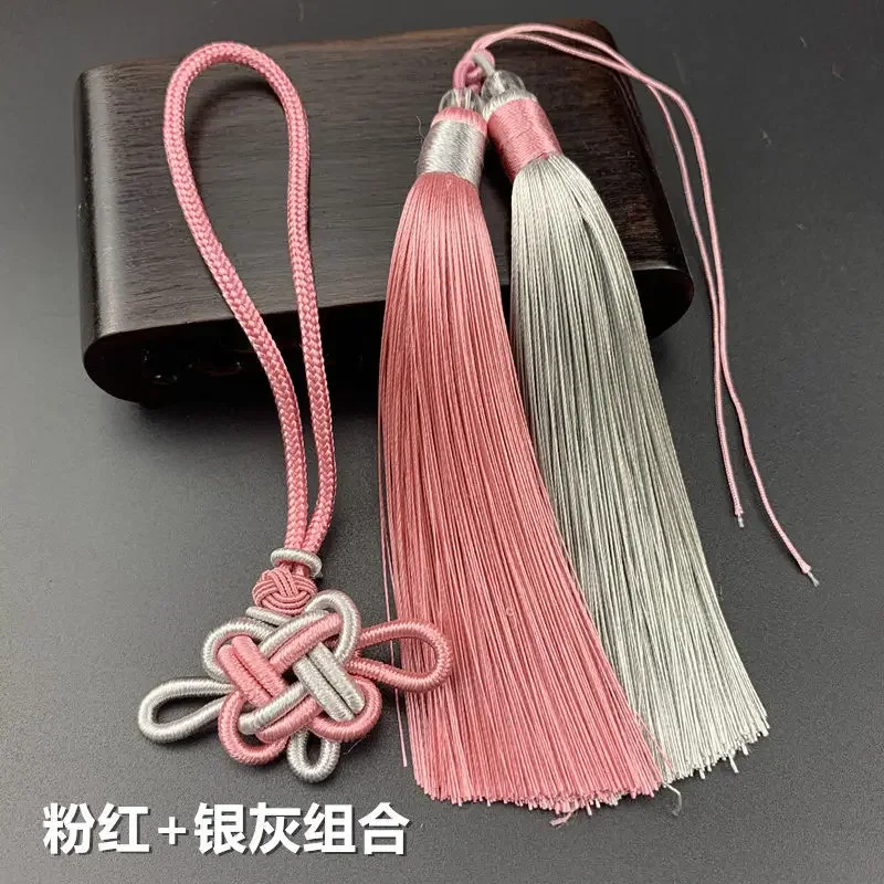 

Брелок с кисточками Goghvinci