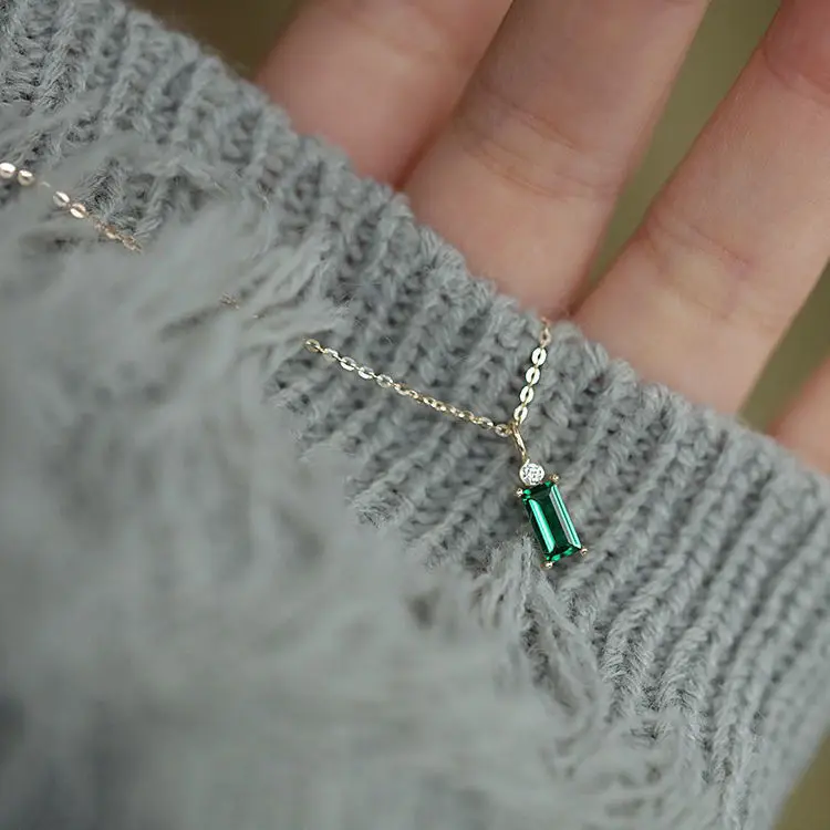 

[Beautiful Beauty] S925 Sterling Silver Emerald Green Zircon Princess Square Rectangular Four-claw Inlaid Japan and South Korea