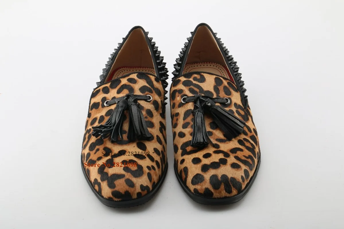 Модные мужские туфли на низком каблуке с леопардовым принтом плоской подошве