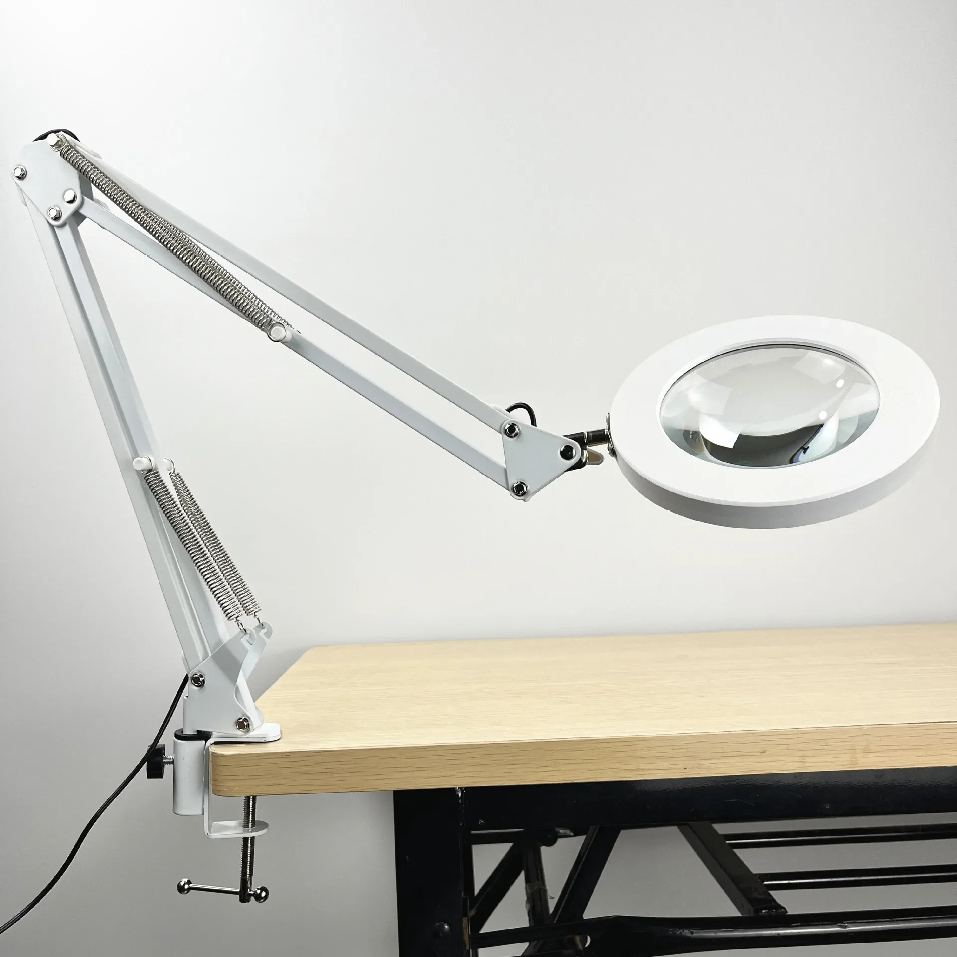 Настольная лупа с подсветкой 10x