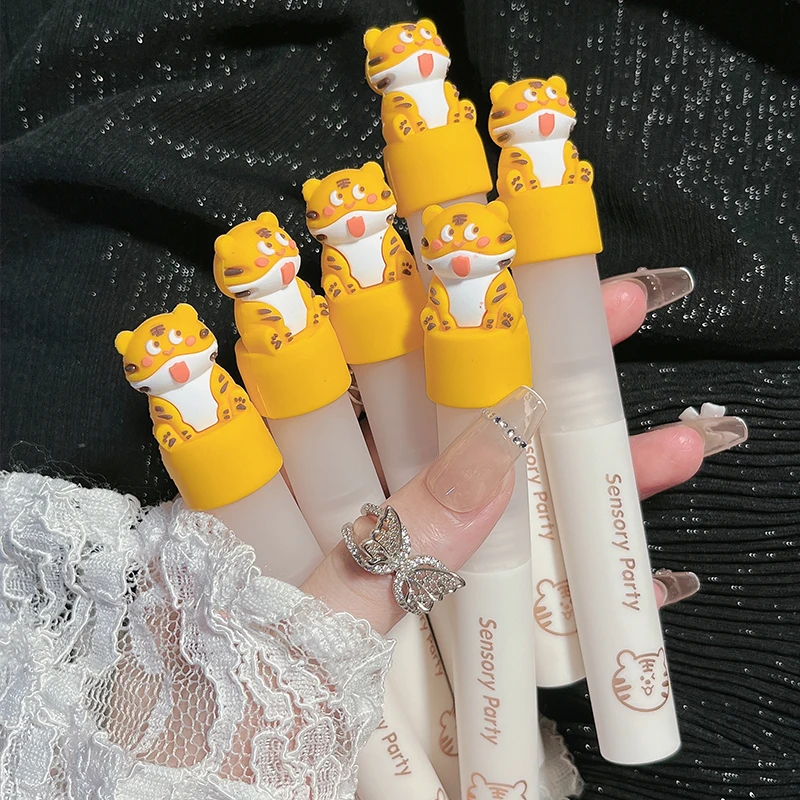 

Розово-коричневая матовая нюдовая помада для макияжа, искусственная бархатная губная помада, сексуальный женский макияж, стойкий милый бле...