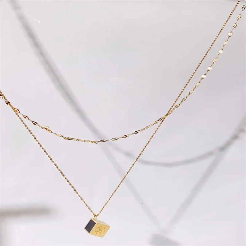 

Geometric square pendant necklace Female titanium steel non-fading double layered wearing collarbone chain cold wind personality