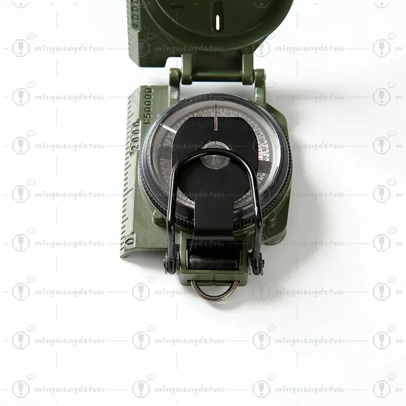Фото Флуоресцентный компас Olive Drab с линзой, водонепроницаемый, точный, ручной, с чехлом для походов на природе №4